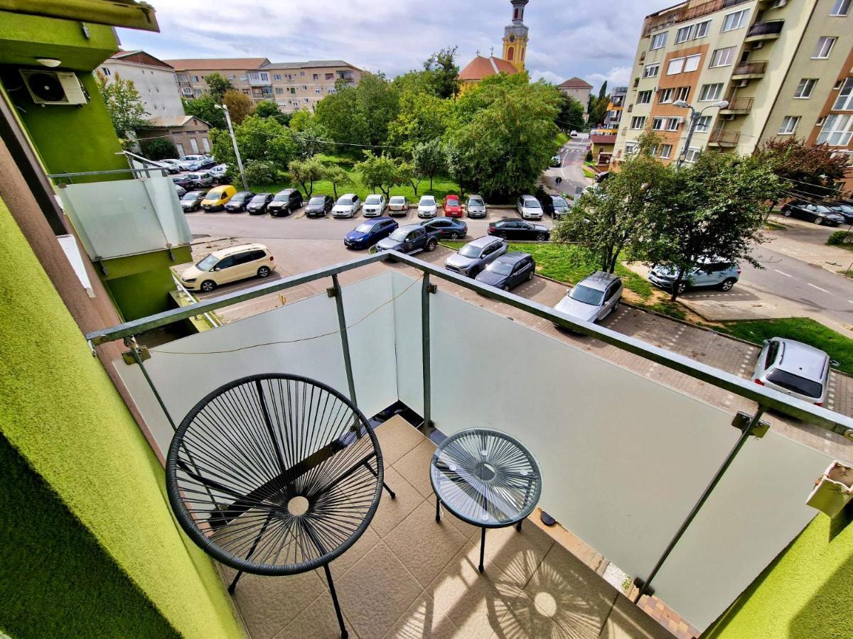 Prima Residence Apartment Орадя Экстерьер фото